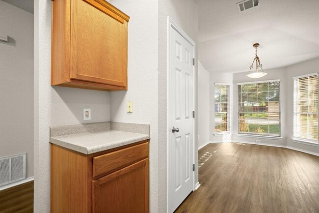 Building Photo - 1609 Hueco Mountain Trail