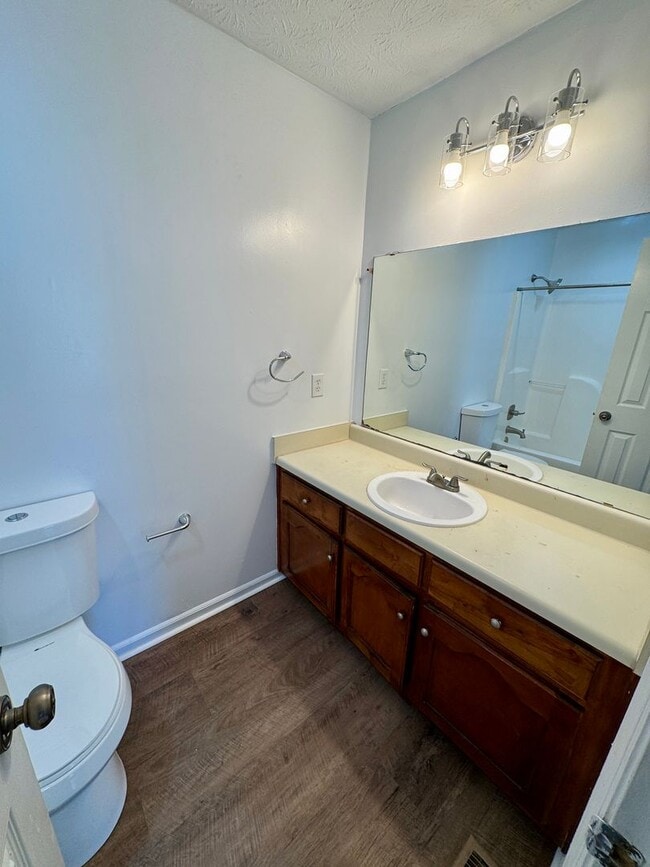 Building Photo - 3 bed & 2 bath located in Oxford! Additional photos coming soon!