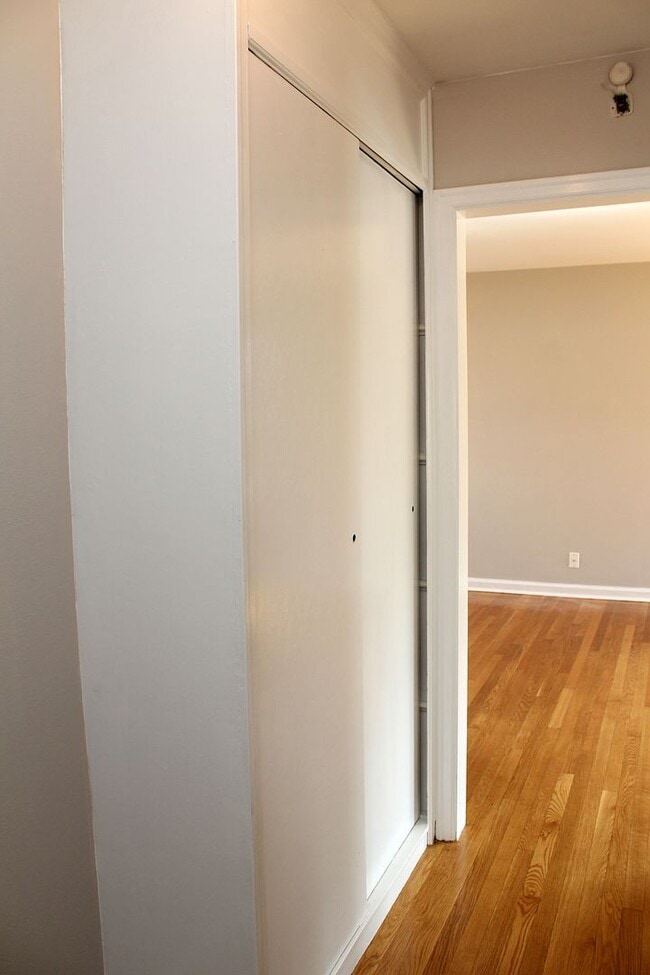 Building Photo - rensla14