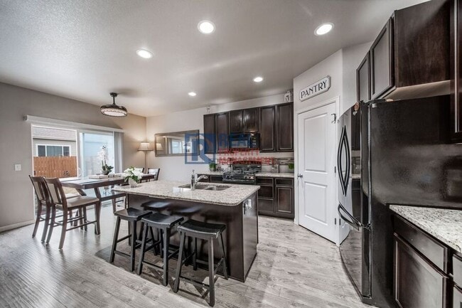 Building Photo - 1033 Traildust Dr