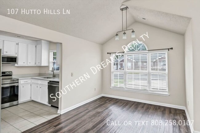 Building Photo - 107 Hutto Hill