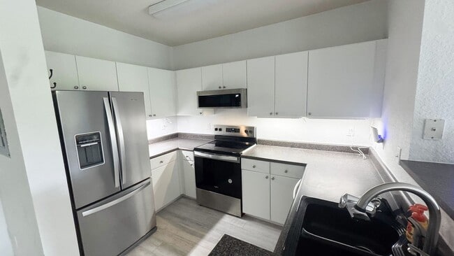 Building Photo - The Grande Downtown - REMODELED 1 Bedroom Available for rent NOW!