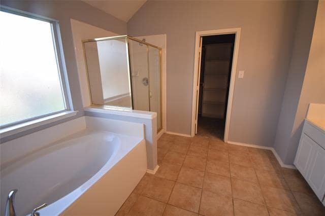 Building Photo - 4020 Pear Ridge Dr