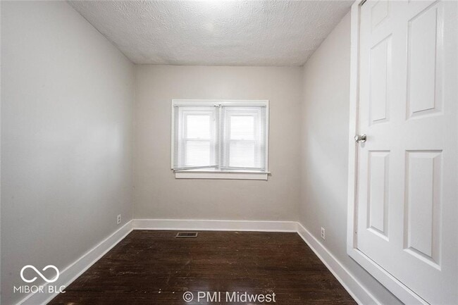 Building Photo - 1621 E 49th St