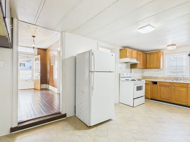 Building Photo - 315 High St