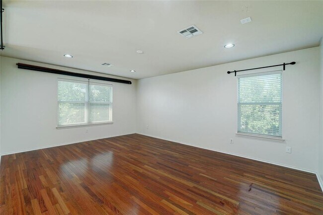 Building Photo - 8227 Liberty Walk Dr