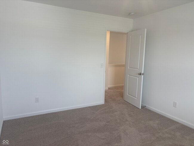 Building Photo - 354 N Grand Oak Dr