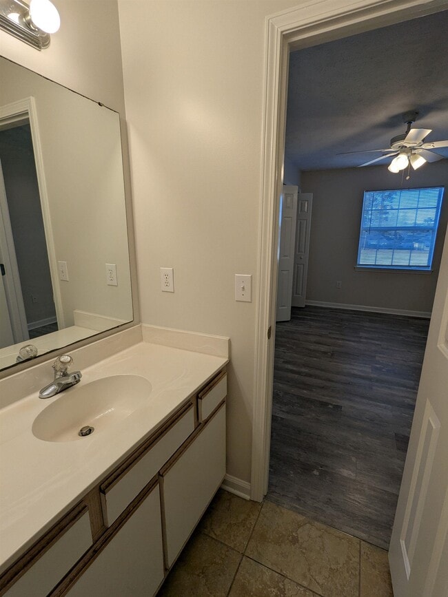 Building Photo - 627 Waterway Village Blvd