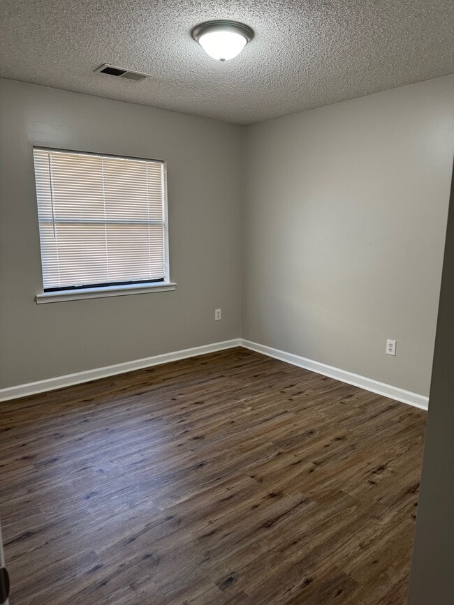 Building Photo - 1840 Pecan Ridge N