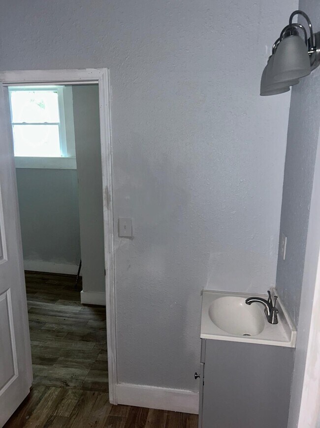 Building Photo - 524 N 29th St