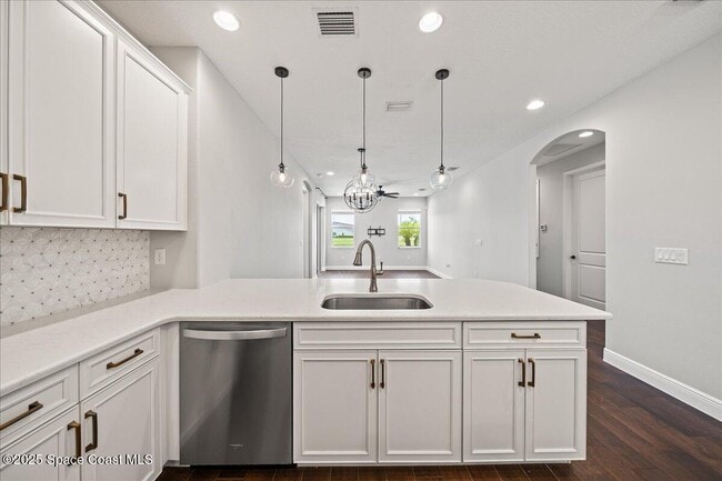 Building Photo - 7785 Wyndham Dr