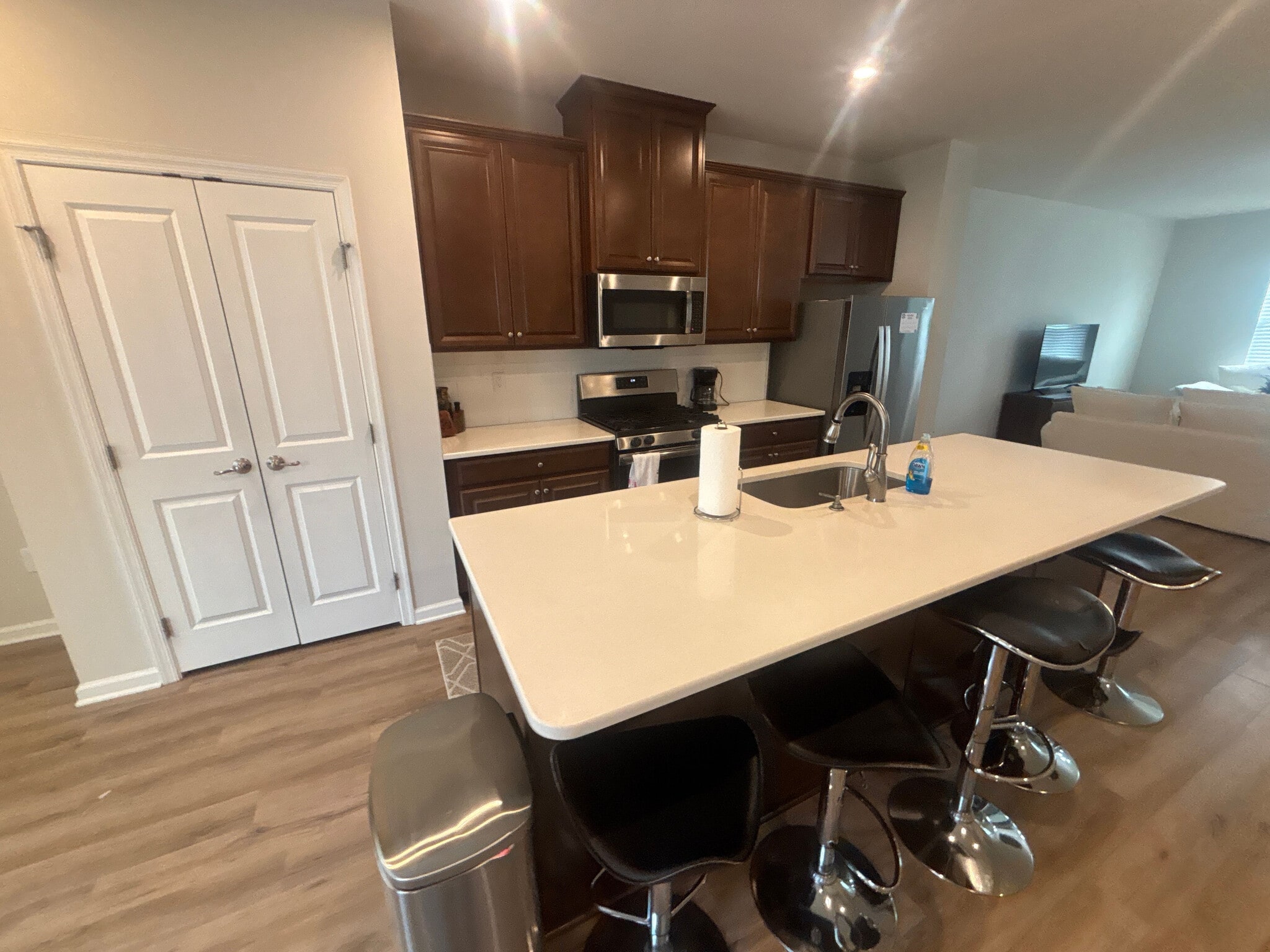 Building Photo - Room in Townhome on Poplar Leaf Way