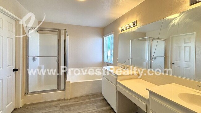 Building Photo - 14693 Karen Dr