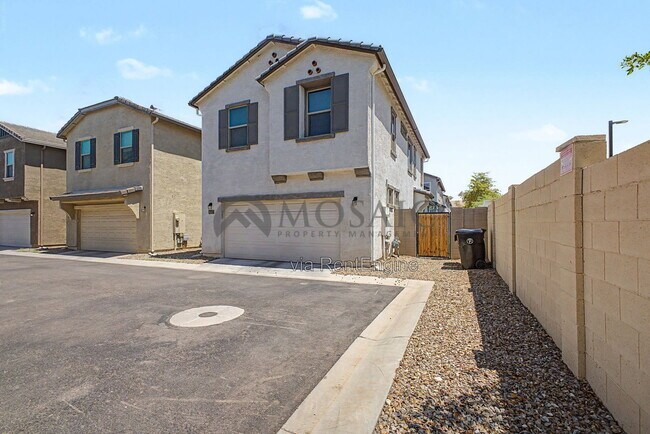 Building Photo - 8317 E Impala Ave