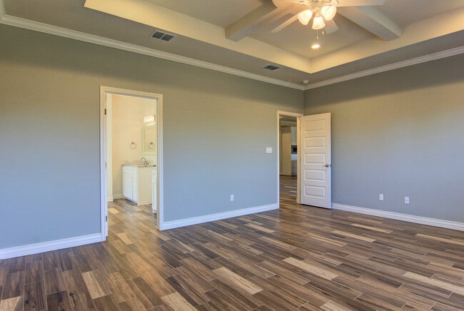 Building Photo - 6034 Adrian Dr
