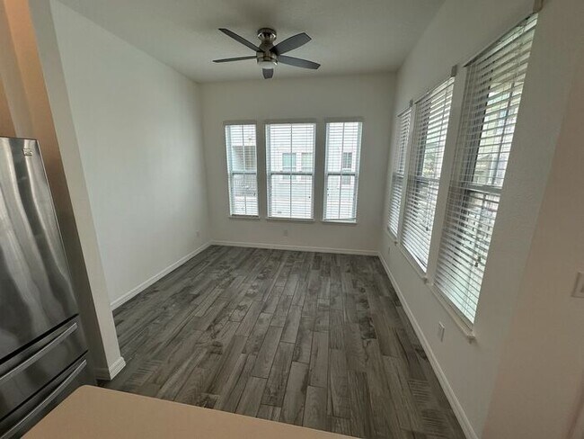 Building Photo - Stunning Three-Story Townhome, Located in the Heart of Altamonte Springs!