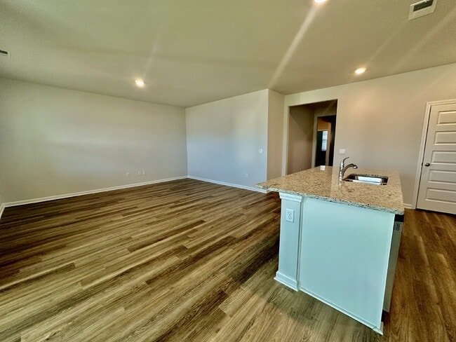 Building Photo - Three Bedroom Single Level Home in the Retreat at East Argent!