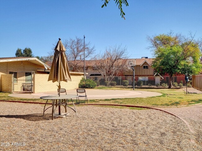 Building Photo - 8522 E Montebello Ave