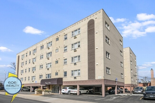 Building Photo - 3001 N Thatcher Ave