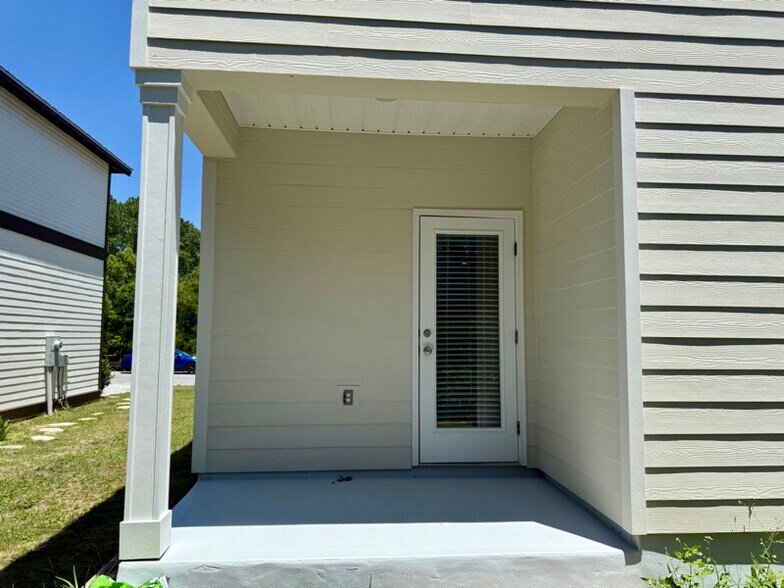 Building Photo - 163 Mosaic Oaks Cir