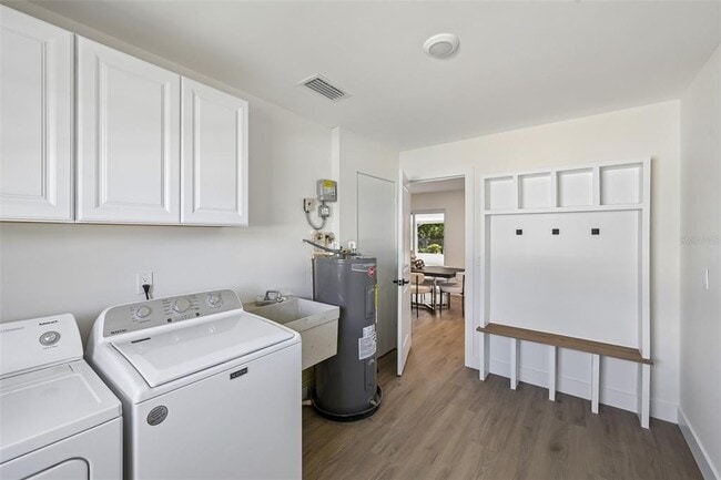 Building Photo - 6735 Keystone Dr