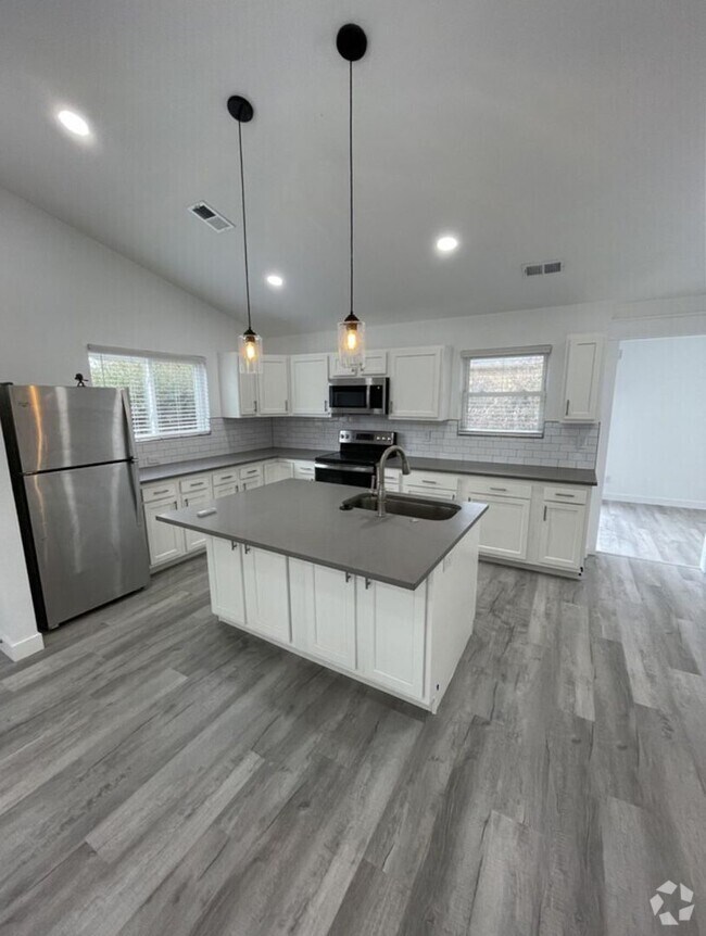 Building Photo - Charming Olde Town Arvada Home!