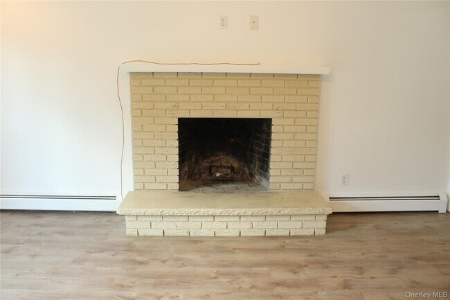 Building Photo - 8 Tanglewood Dr