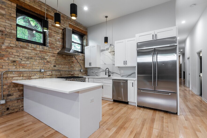 Building Photo - 2701 W Thomas St