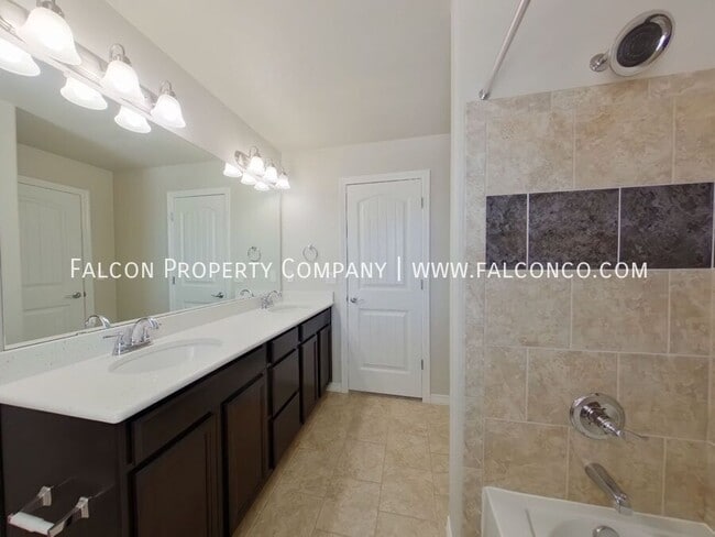 Building Photo - 12004 Eagle Crest Ct