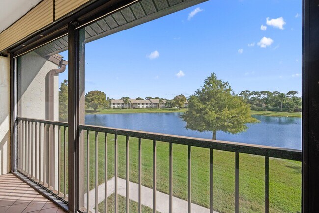 Building Photo - 2732 SW Matheson Ave