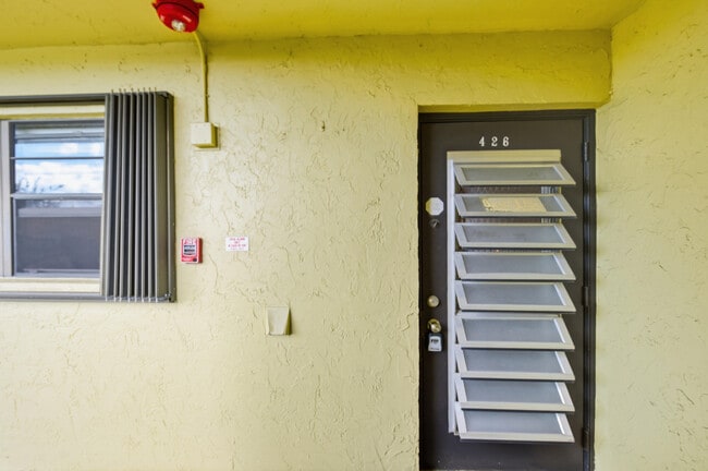 Building Photo - 367 S Federal Hwy