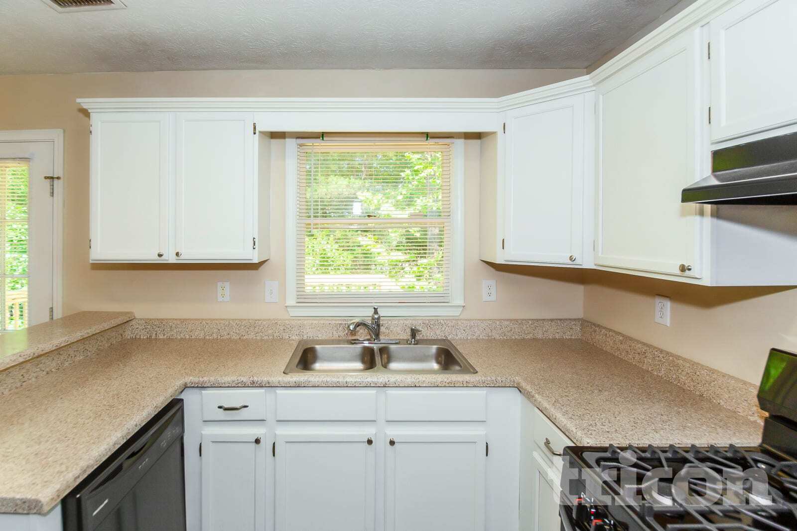 Building Photo - 1320 Timber Walk Dr