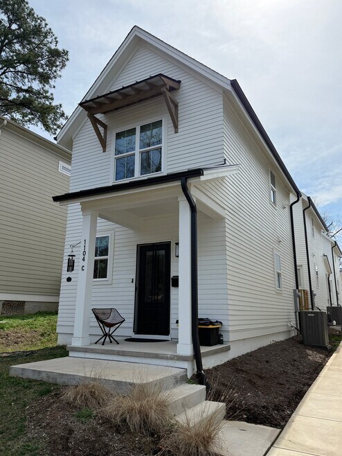 Building Photo - 1104 Rand St