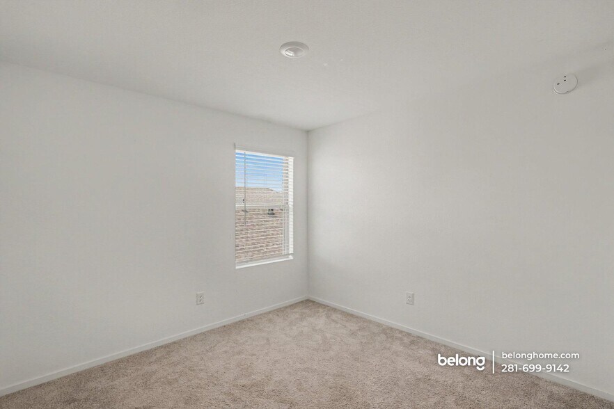 Building Photo - 21523 Casavatore Dr