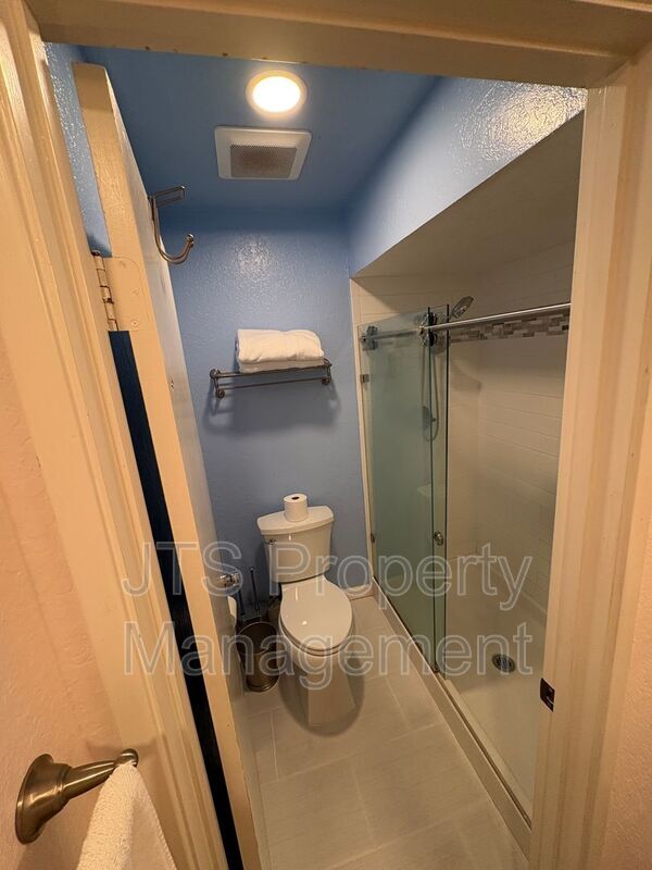 Building Photo - 6913 Navarro Ct