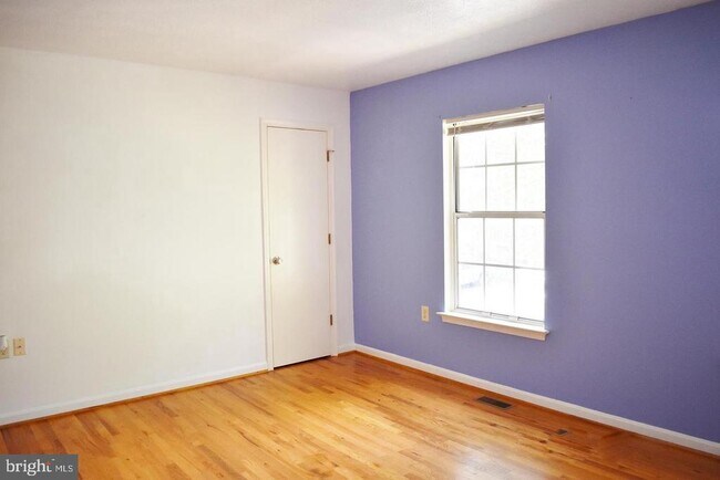 Building Photo - 107 Parkside Dr