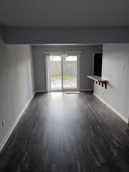 Building Photo - 3938 Solano Rd