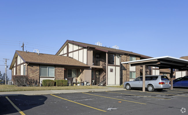 Building Photo - Countryside Apartments