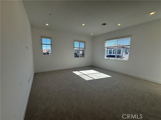 Building Photo - 114 Pansy