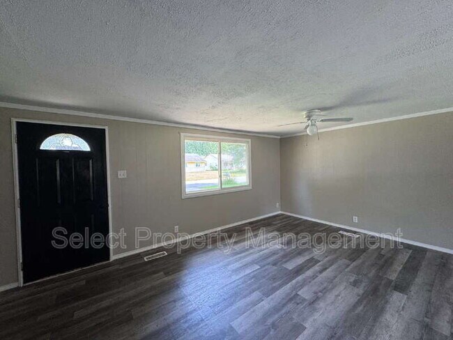 Building Photo - 1210 Asbury Dr