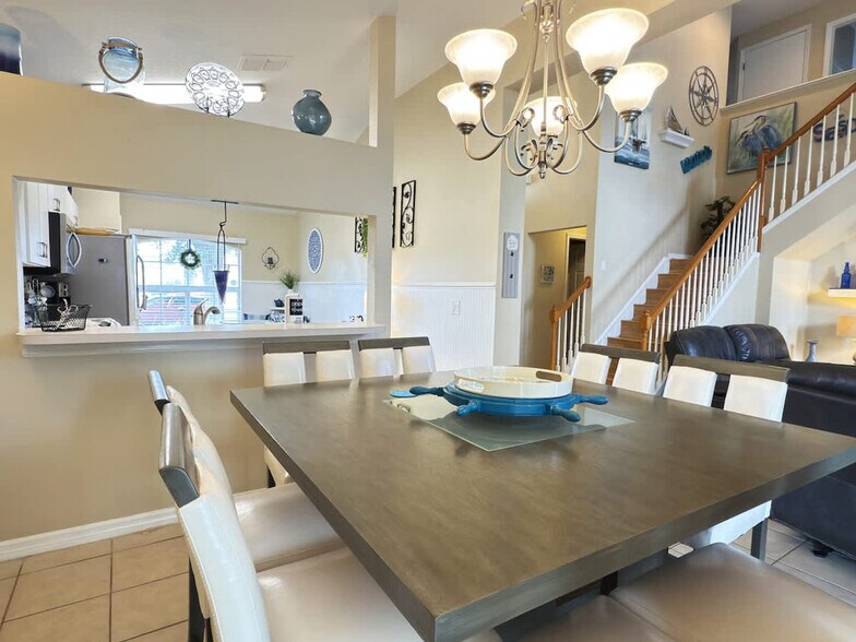 Building Photo - 900 Oxford Dr