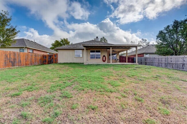 Building Photo - 834 Dark Horse Ln