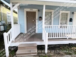 Building Photo - 1008 Newton St