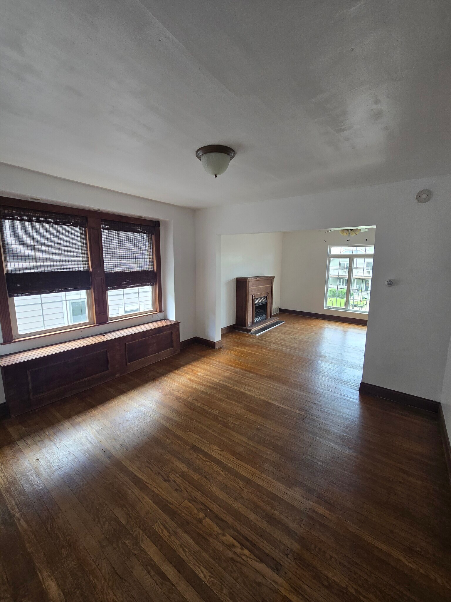 Building Photo - 311 Crestwood Ave