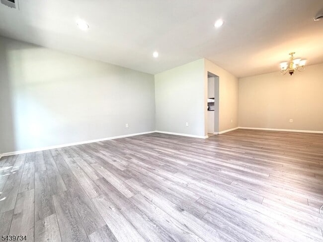 Building Photo - 511 Dunn Cir