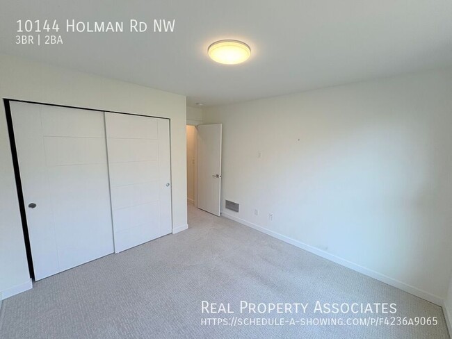 Building Photo - 10144 Holman Rd NW