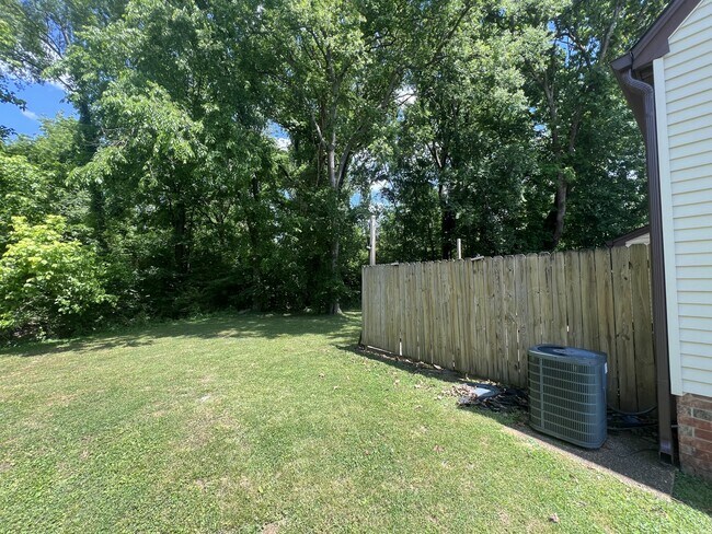 Building Photo - 1413 Quail Run