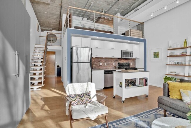 Building Photo - 156 Porter St