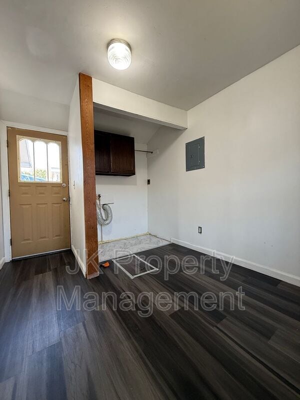 Building Photo - 1409 6th Ave NW