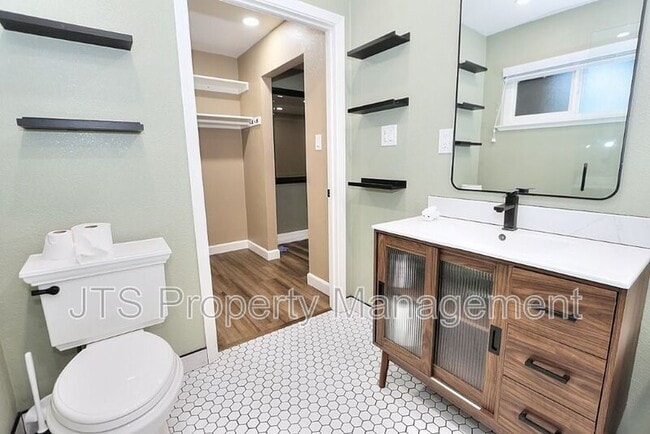 Building Photo - 3160 Watt Ave